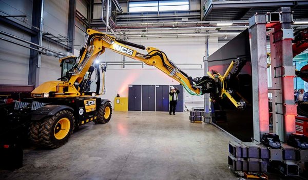 Mini_factory_to_showcase____high_end____offsite_manufacture_3